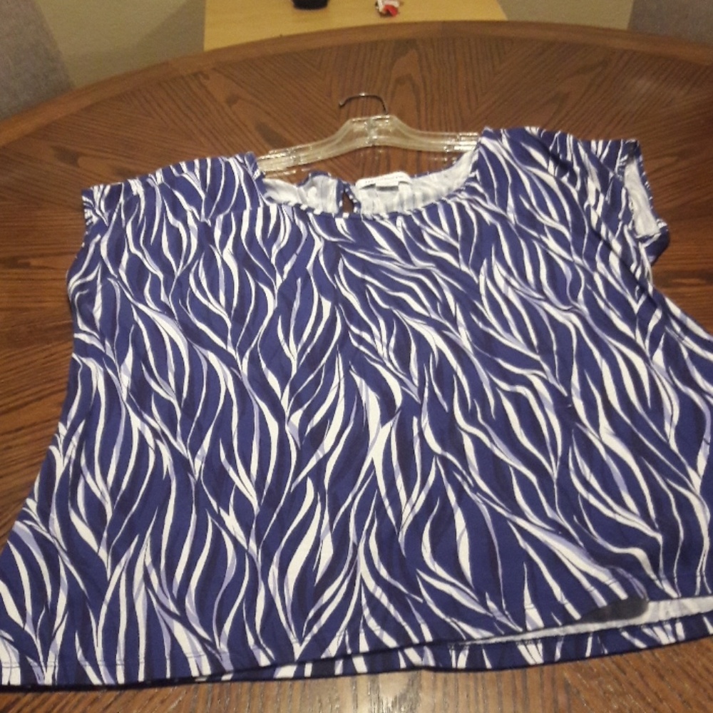 Crop sleeve blouse